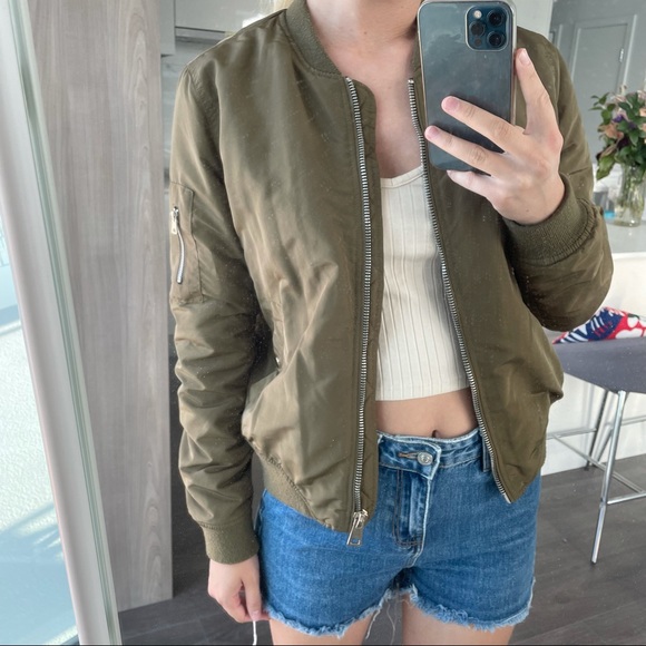 Stradivarius Green Bomber Jacket - Picture 3 of 3